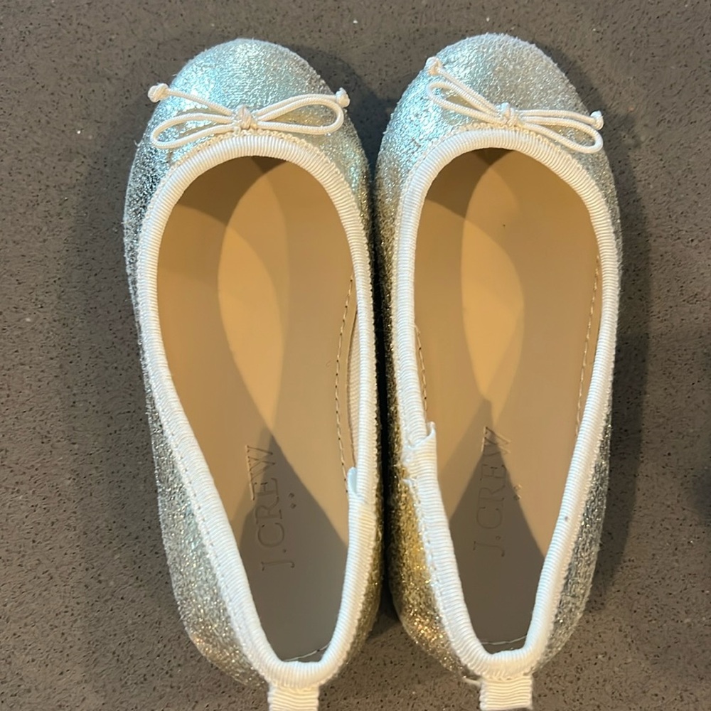Jcrew little girls gold ballet flats. Worn once